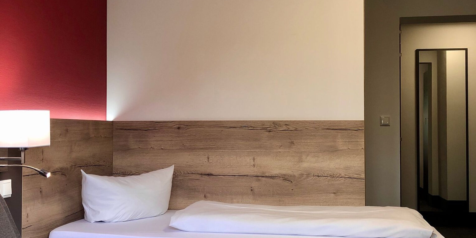 Das Einzelzimmer Komfort im Hauthaus bietet einen modernen Stil