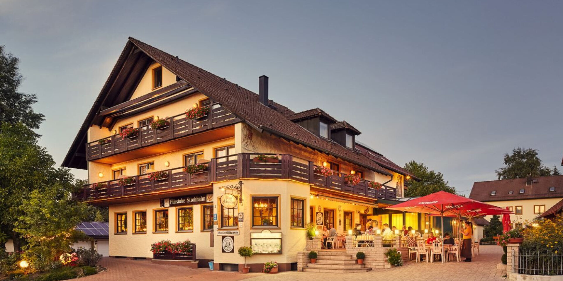 Eines der Geb&auml;ude des Hotel Schlossberg